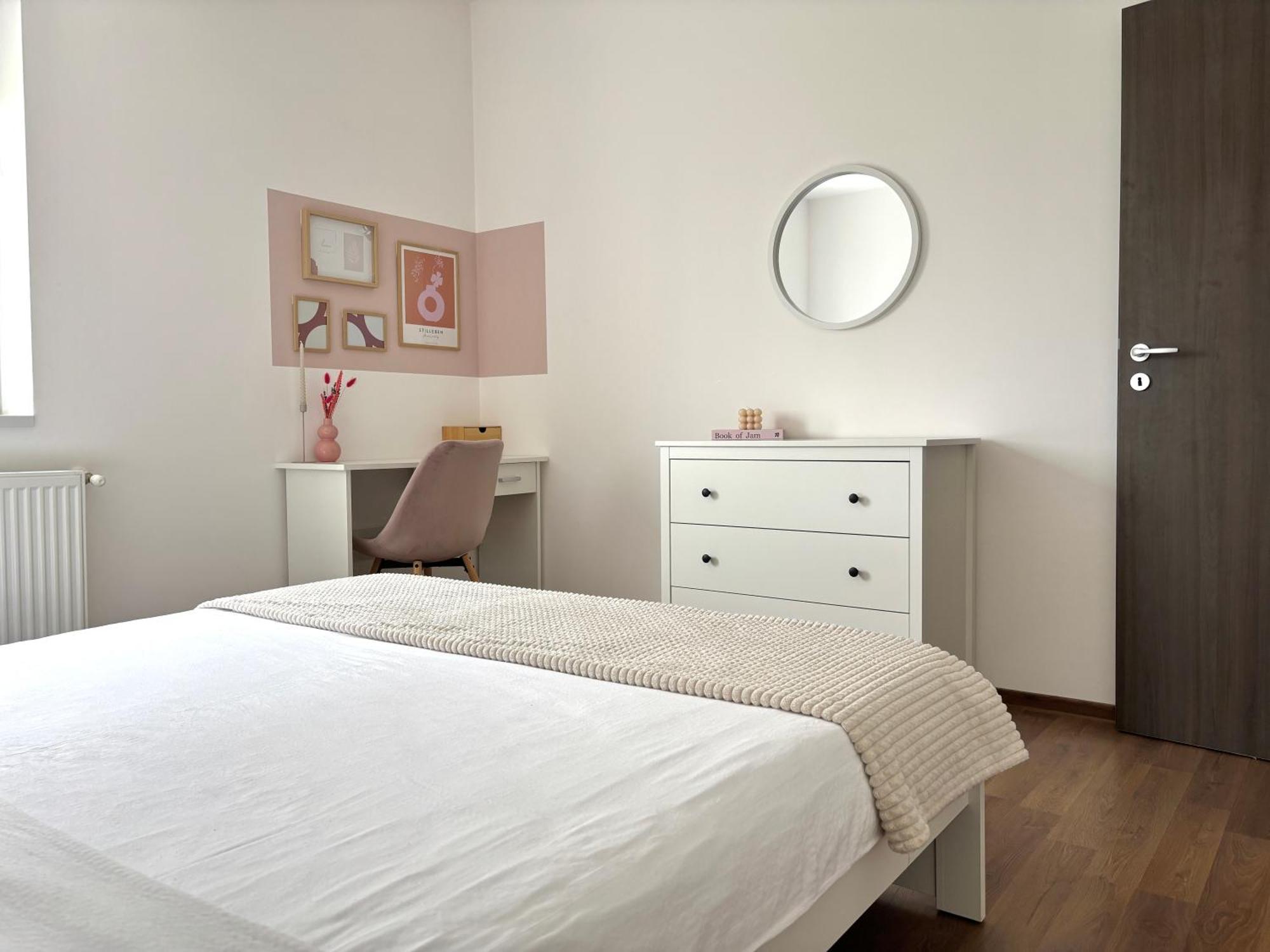 Wanderlust Home Cream, Rasnov Apt For 4, Wifi And Free Parking Екстер'єр фото