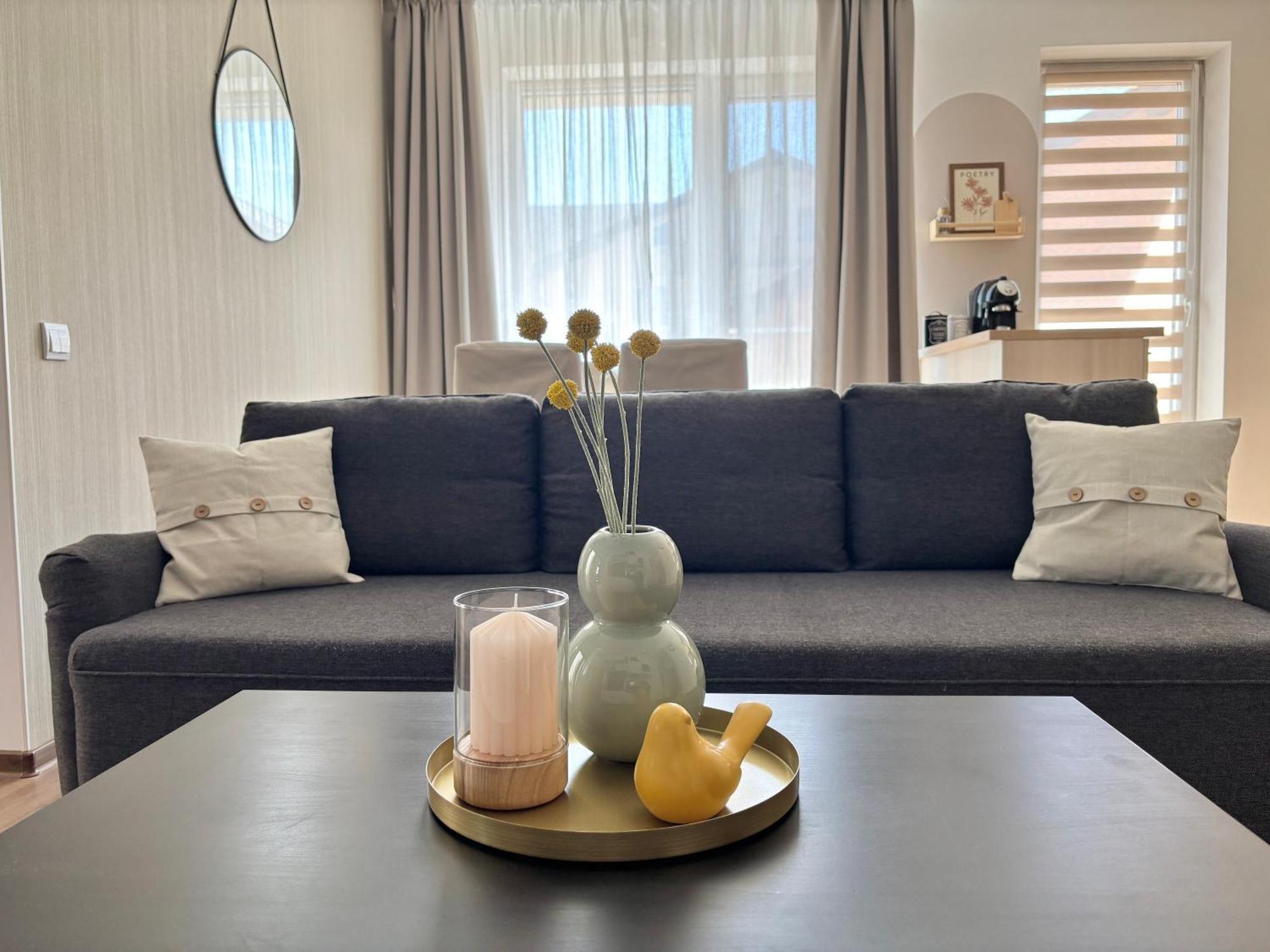 Wanderlust Home Cream, Rasnov Apt For 4, Wifi And Free Parking Екстер'єр фото