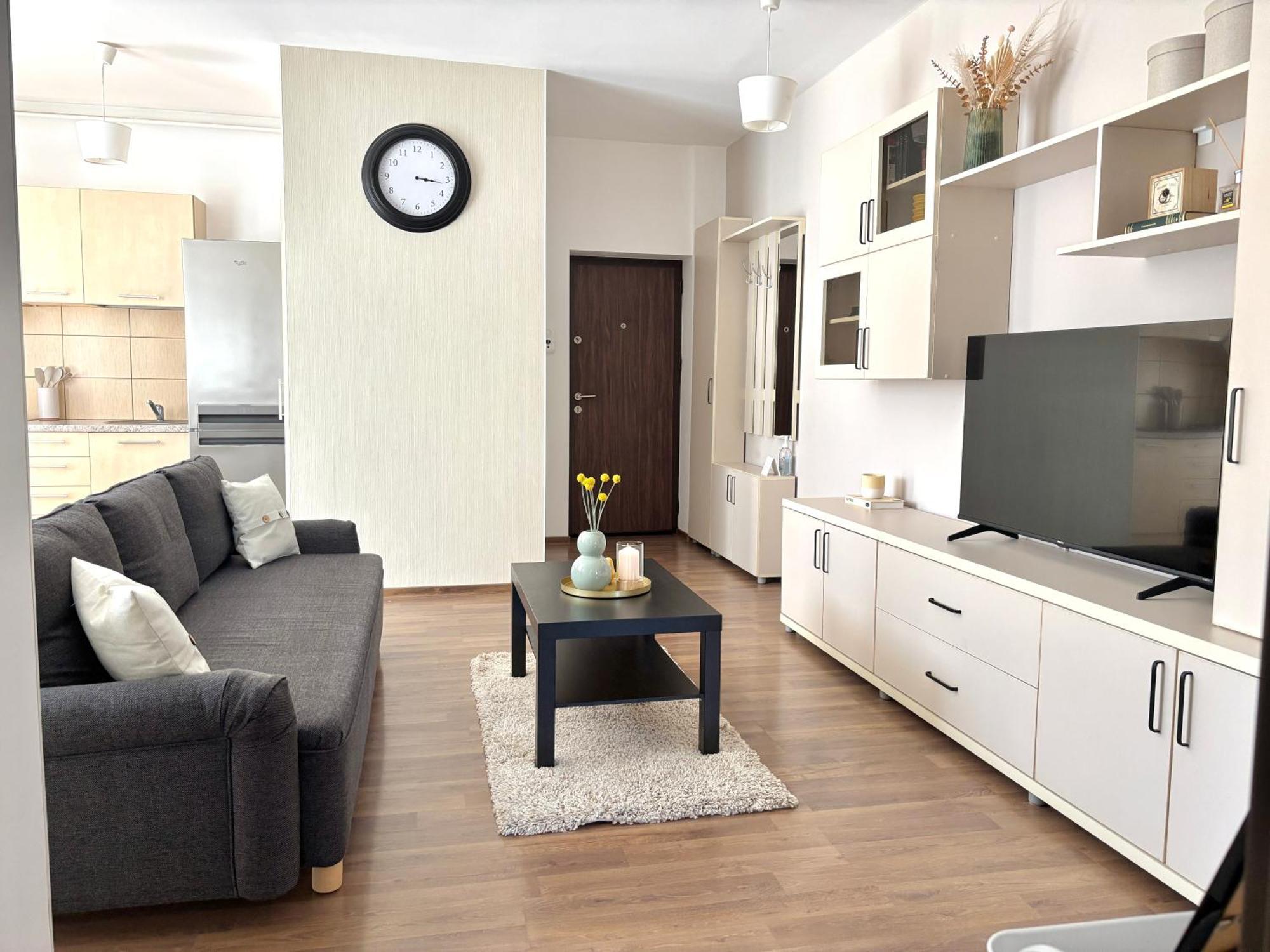 Wanderlust Home Cream, Rasnov Apt For 4, Wifi And Free Parking Екстер'єр фото